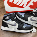 TÊNIS AIR JORDAN DUNK LOW BRANCO COM PRETO E AZUL - LANÇAMENTO