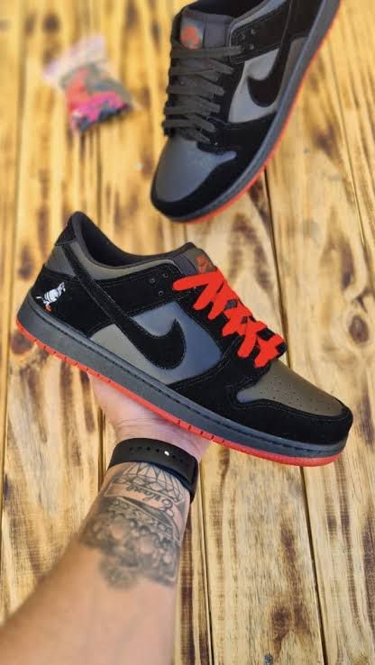 TÊNIS NIKE DUNK LOW PIGEON