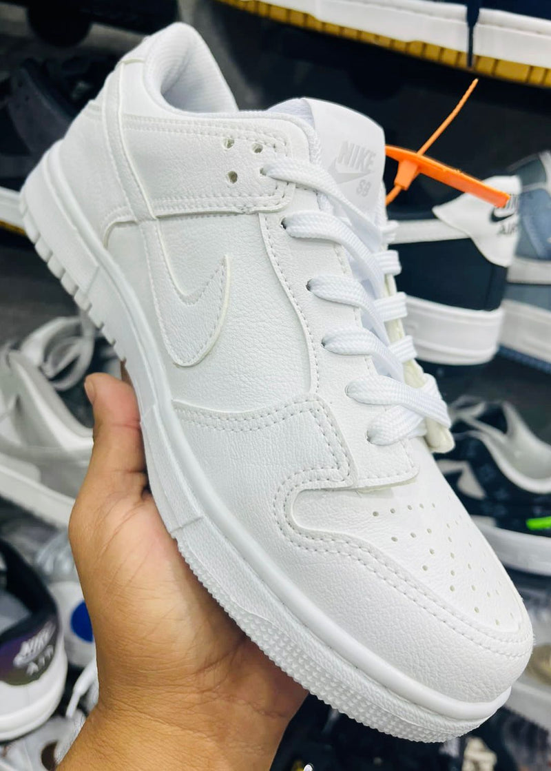 TÊNIS NIKE DUNK LOW BRANCO