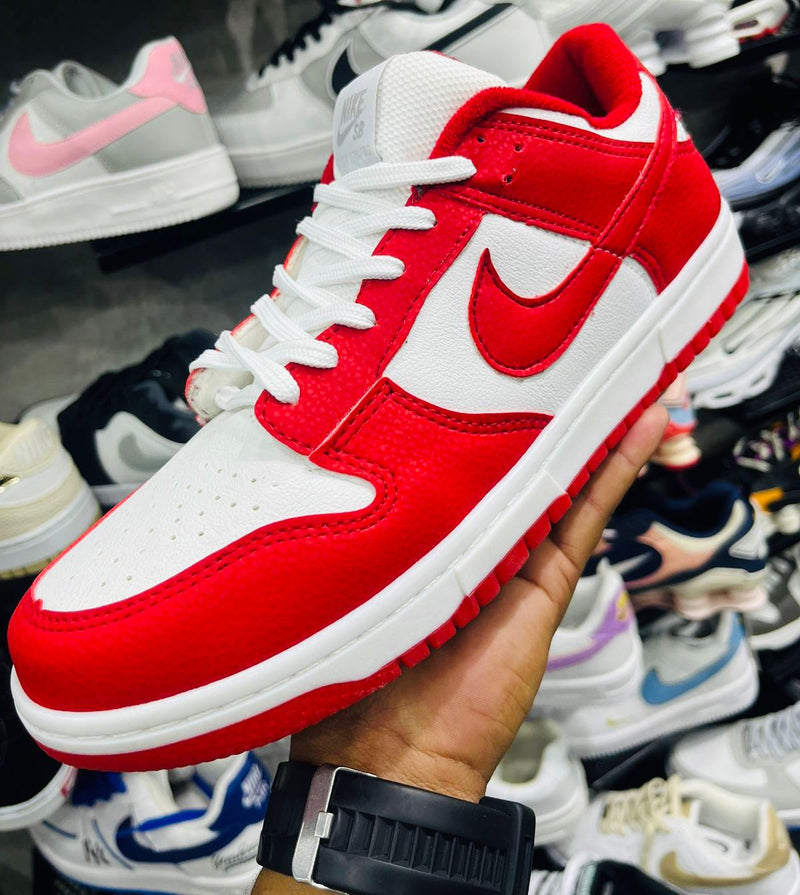 TÊNIS NIKE DUNK LOW VERMELHO