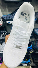 TÊNIS AIR FORCE BRANCO COM DETALHES AZUL