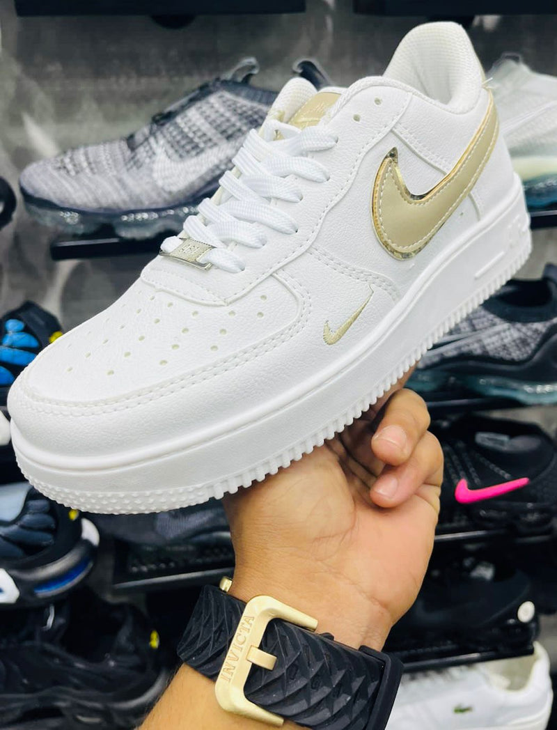 TÊNIS AIR FORCE BRANCO COM BEGE