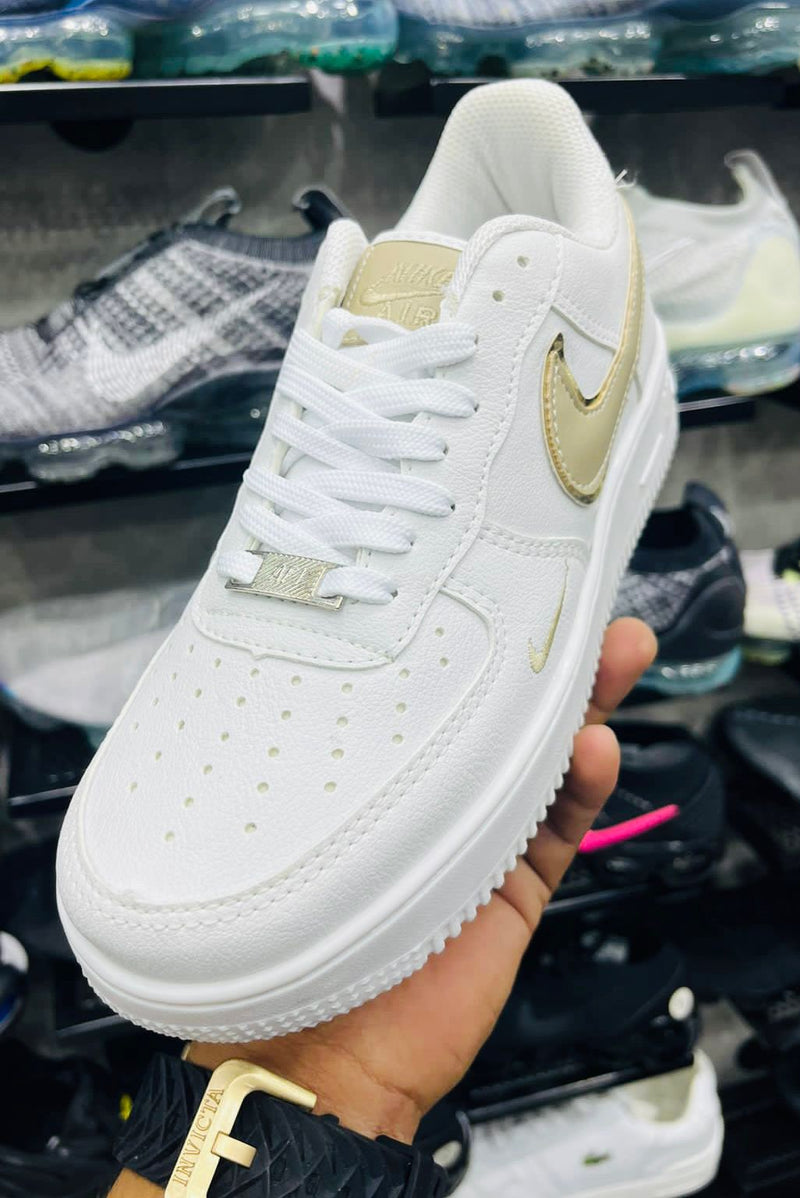 TÊNIS AIR FORCE BRANCO COM BEGE