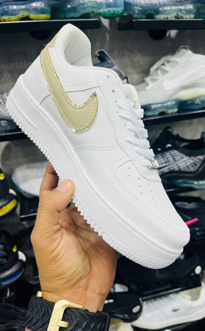 TÊNIS AIR FORCE BRANCO COM BEGE