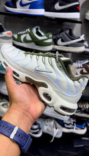 LANÇAMENTO Tênis Nike Air Max Plus TN1 Branco com Verde Musgo + Frete Grátis