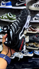 LANÇAMENTO Tênis Nike Air Max Plus TN1 Preto e Branco + Frete Grátis