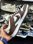 TÊNIS NIKE DUNK LOW BRANCO COM MARROM