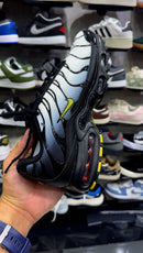 LANÇAMENTO Tênis Nike Air Max Plus TN1 Preto com Branco e Detalhes Amarelo + Frete Grátis