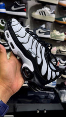 LANÇAMENTO Tênis Nike Air Max Plus TN1 Preto e Branco + Frete Grátis