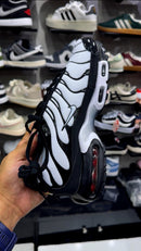 LANÇAMENTO Tênis Nike Air Max Plus TN1 Preto e Branco + Frete Grátis